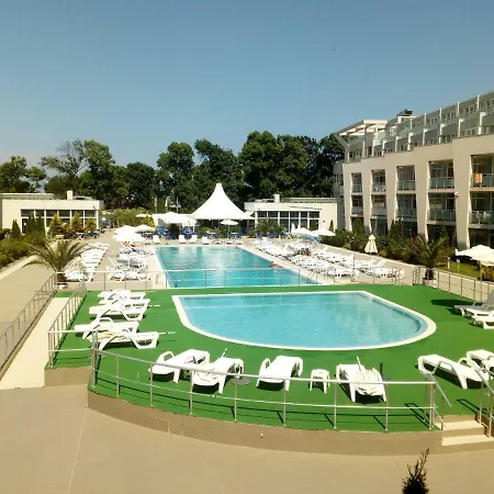 In Black Sea Star Complex Apartman *