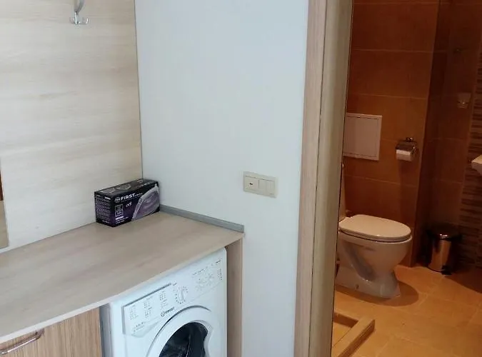 In Black Sea Star Complex アパート