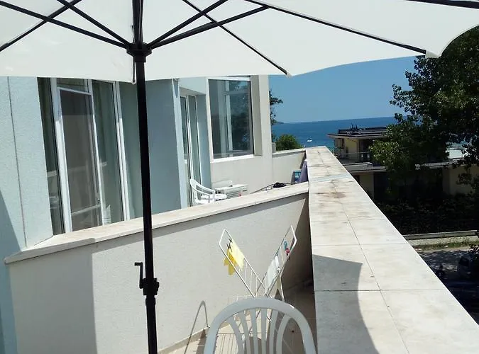 In Black Sea Star Complex アパート *